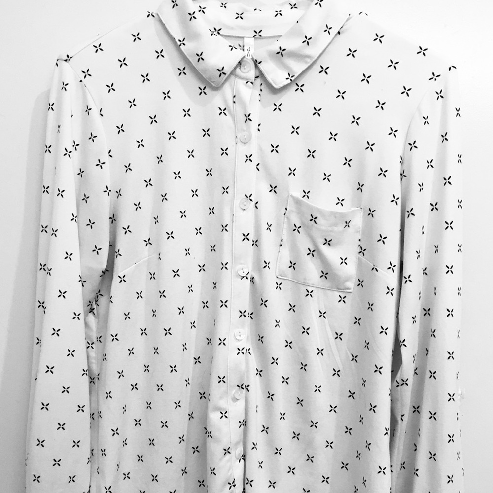 B/W button up blouse